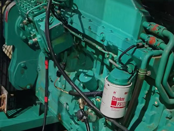 博白如何确定新的发电机组控制系统是否与原系统兼容？