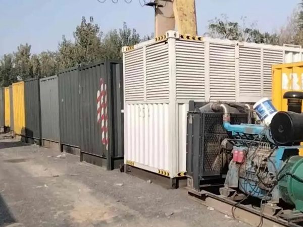 博白200KW柴油发电机机组每小时油耗是多少？